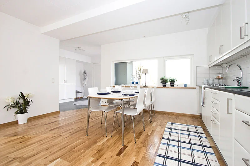 Ommalning av lagenhet Taby Lahall